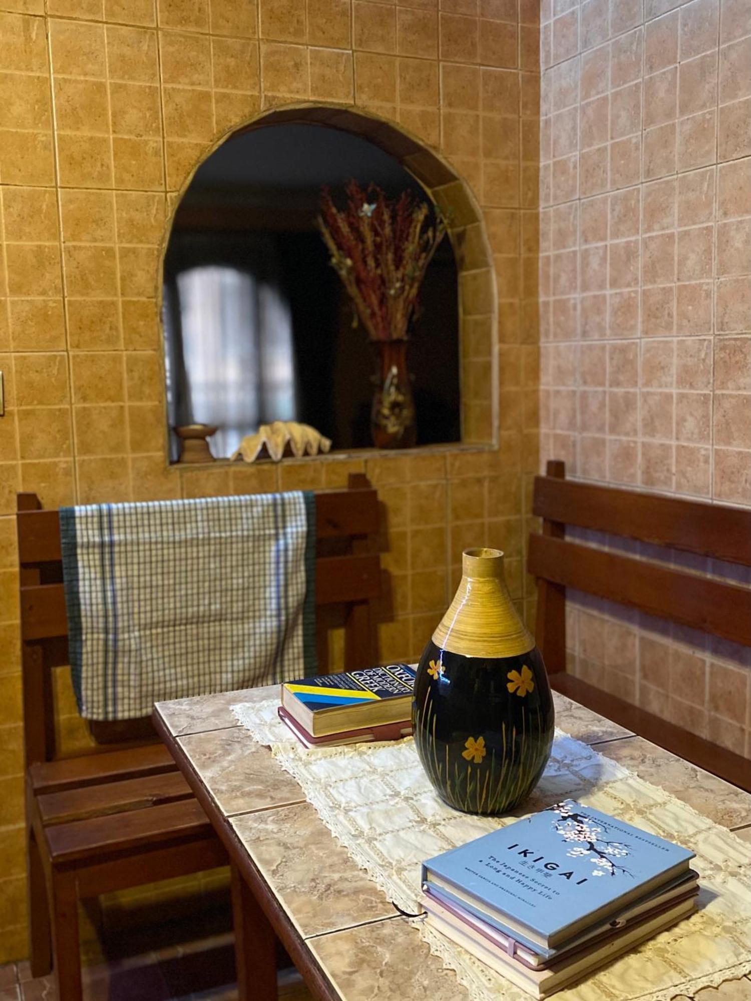 15 Minutes From Airport Homestay *