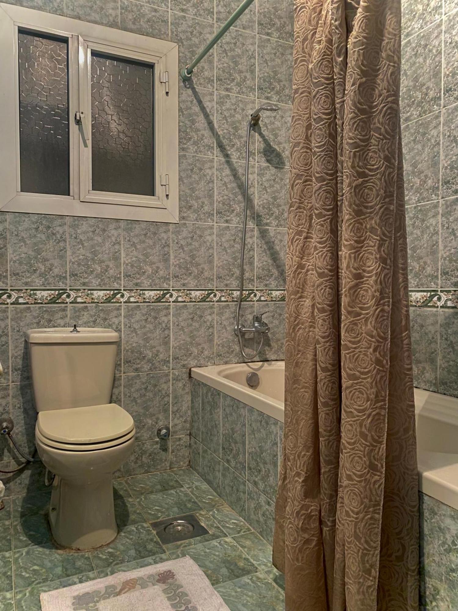 15 Minutes From Airport *